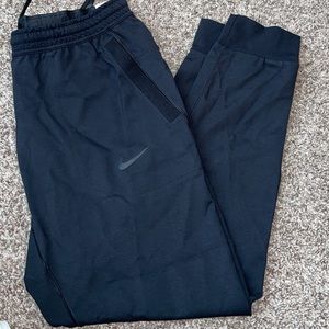 NEW NIKE JOGGERS